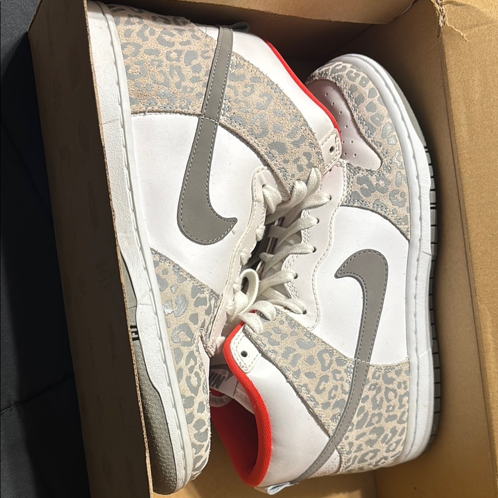 Nike Women's White and Gray Leopard Print Shoes